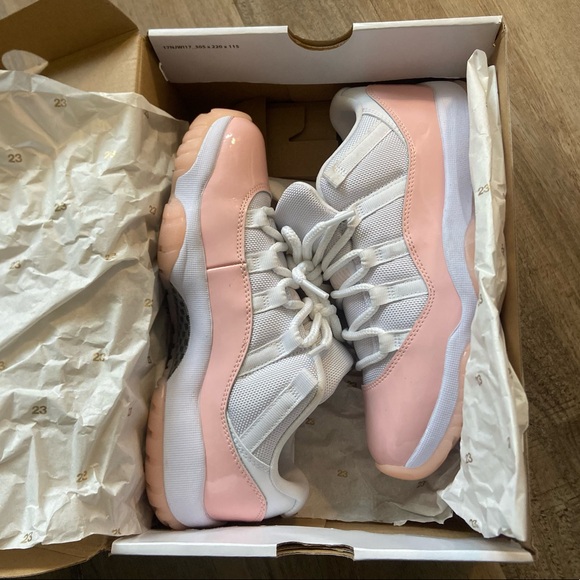 Air Jordan 11 Retro Low - Picture 6 of 7